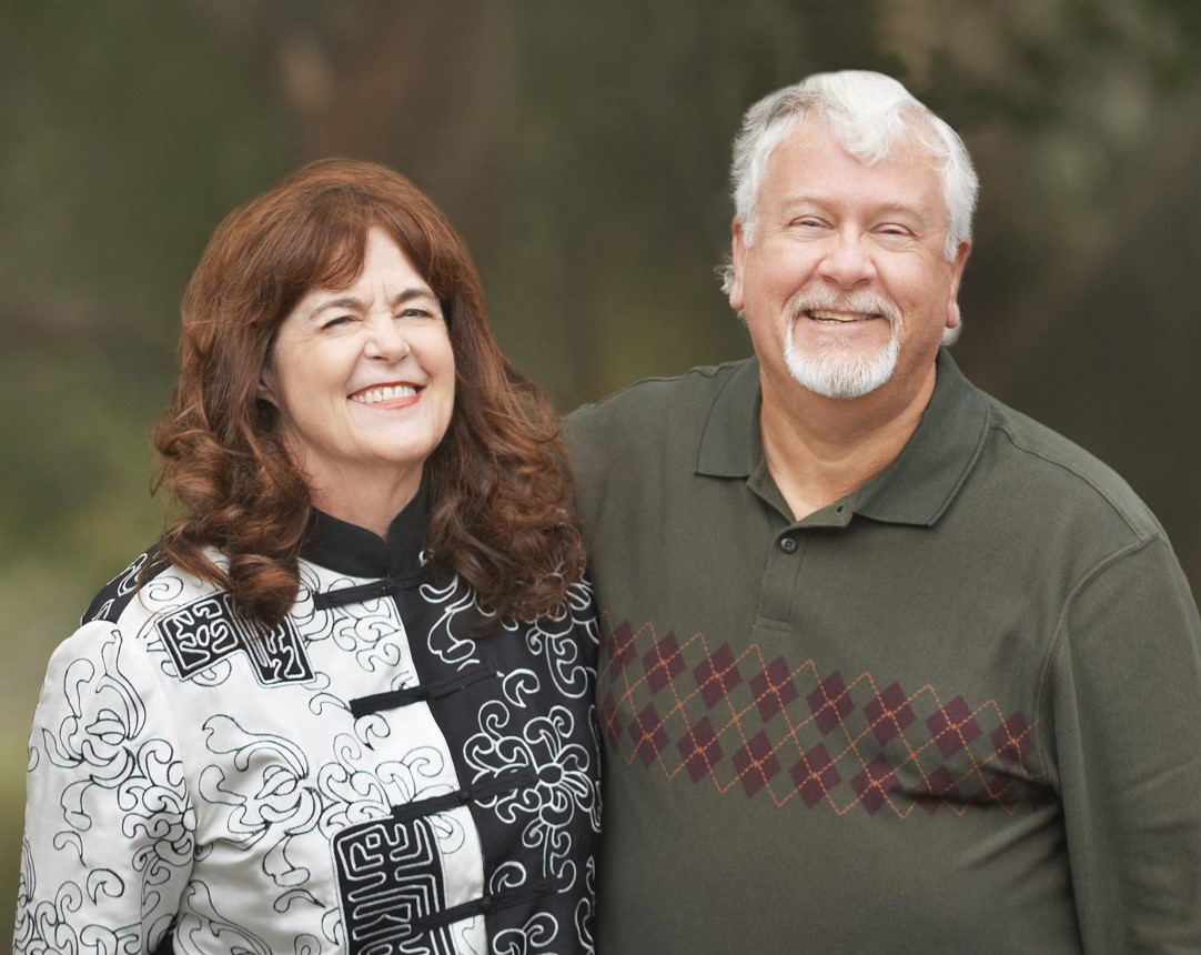 Purchase premium alpacas or enjoy a stay and interact with our alpacas.