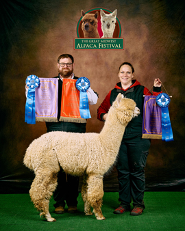 Triple T Alpaca Logo